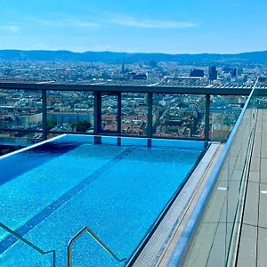 Apartment Panorama Sky I Rooftop Pool I Metro Station, Wien