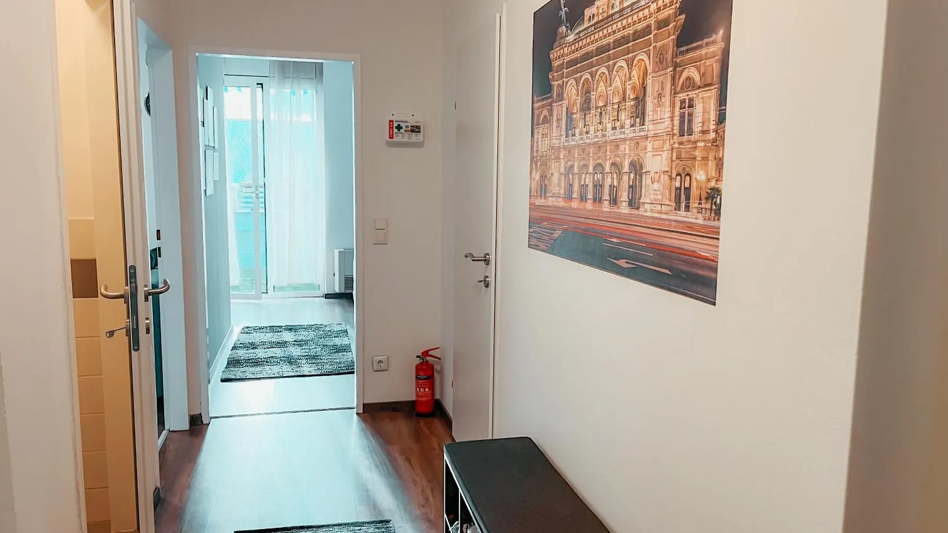 Vienna Shopping Center 3 Apartment 0*,  Österreich