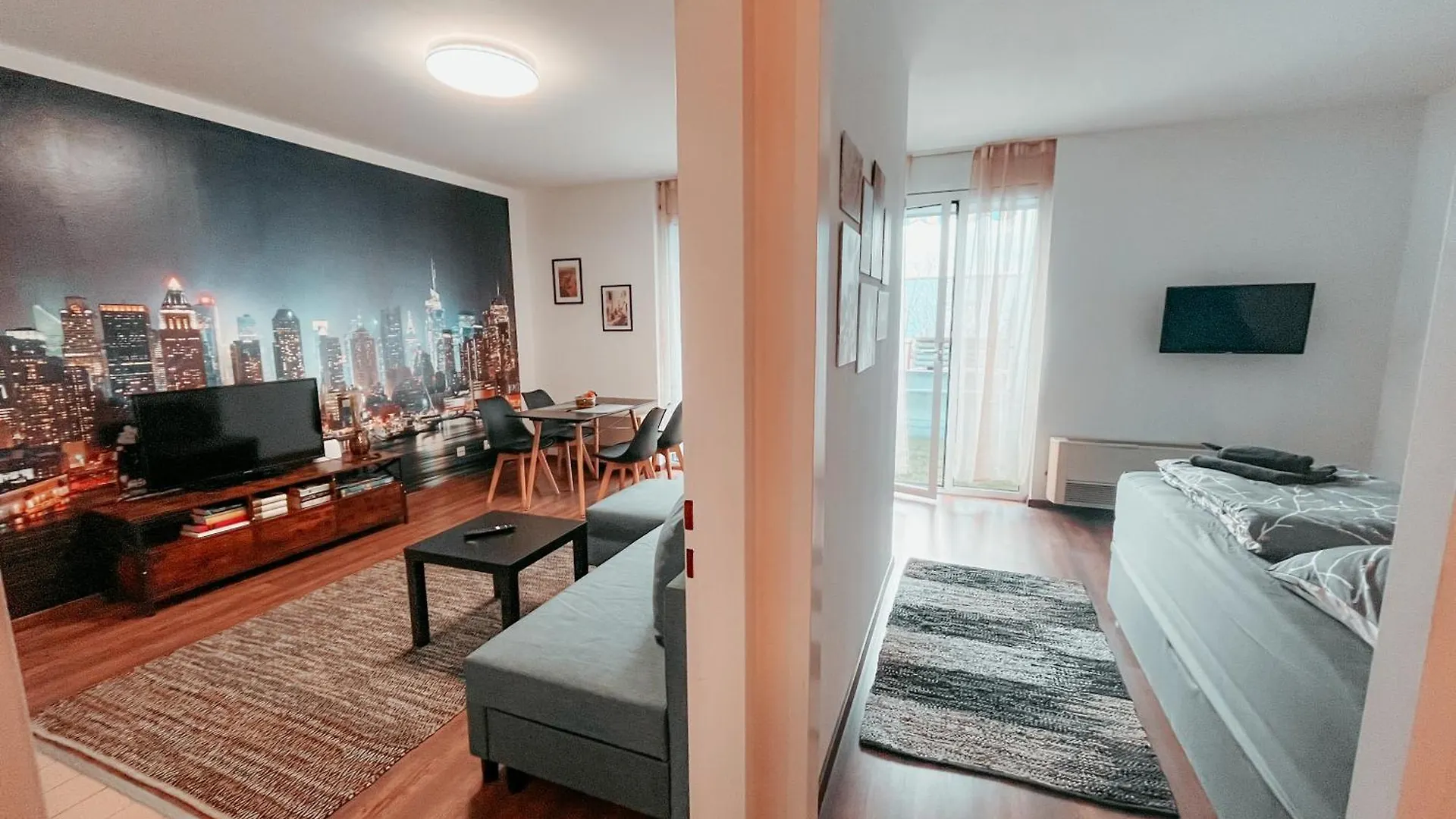 Vienna Shopping Center 3 Apartment